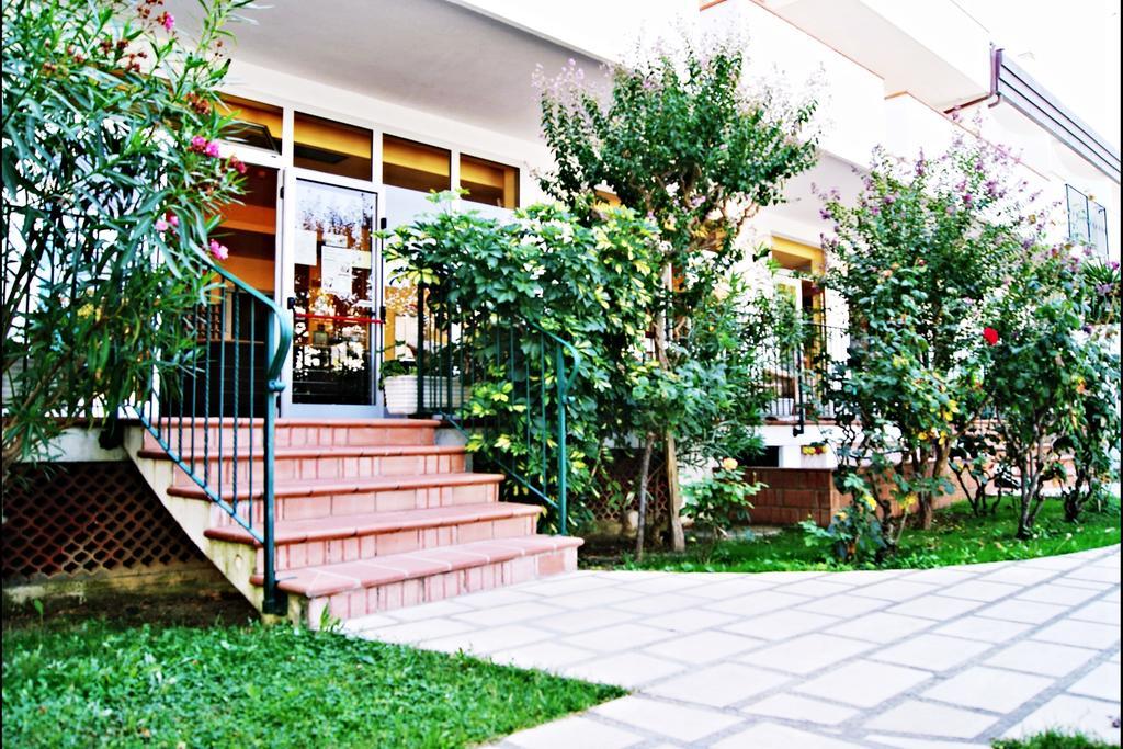 Hotel Blumen 圣贝内代托-德尔特龙托 外观 照片